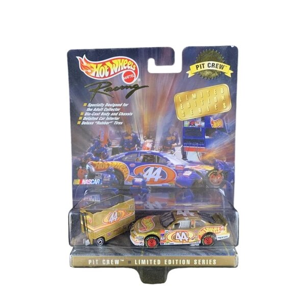 Hot Wheels RACING NASCAR Pit Crew Limited Edition Series PIT CREW #44 Brand New - Picture 1 of 3